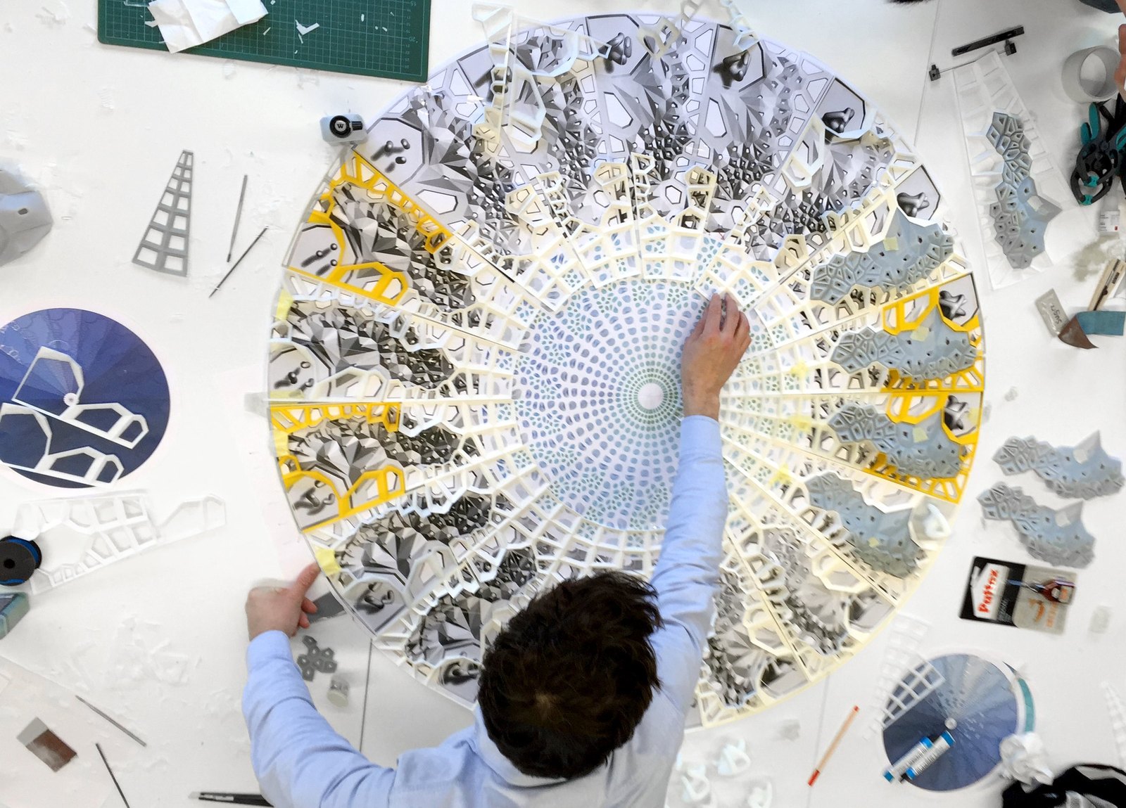 How does it work? The zoetrope is a device of the pre-film era that creates the illusion of animation through rotational movement. Similar to a flipbook that renders moving pictures fr